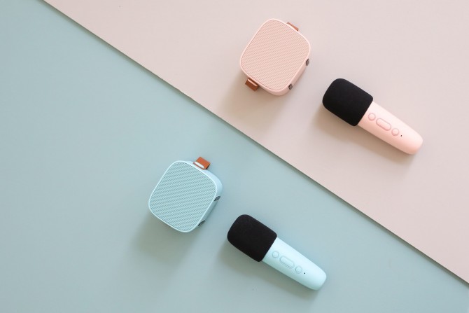 Zestaw mikrofon z głośnikiem karaoke Lalarma różowy